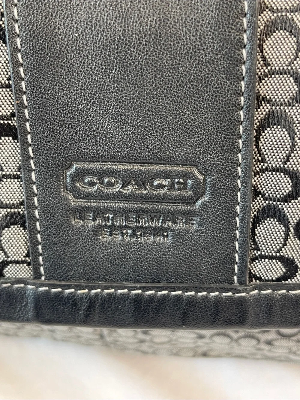 Coach  G3K-5706 1993 Vintage Small C Signature Messenger Saddle Bag